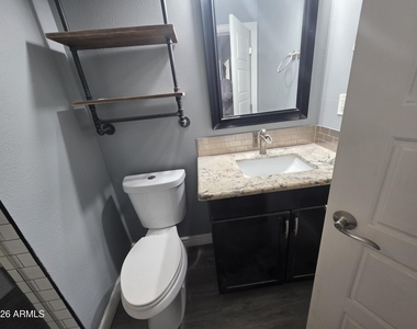 1812 E Whitton Avenue - Photo Thumbnail 8