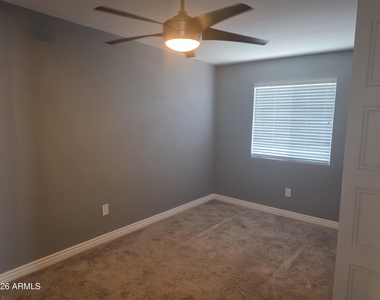 1812 E Whitton Avenue - Photo Thumbnail 9