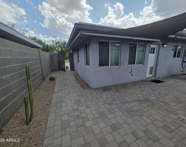 1812 E Whitton Avenue - Photo Thumbnail 3