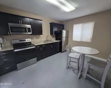 1812 E Whitton Avenue - Photo Thumbnail 22