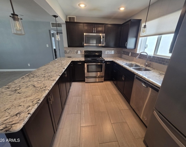 1812 E Whitton Avenue - Photo Thumbnail 28