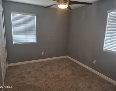 1812 E Whitton Avenue - Photo Thumbnail 11
