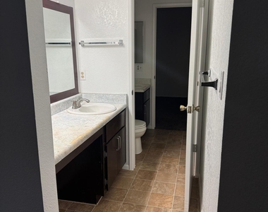 1545 E Sahuaro Drive - Photo Thumbnail 16