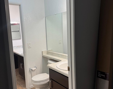 1545 E Sahuaro Drive - Photo Thumbnail 14