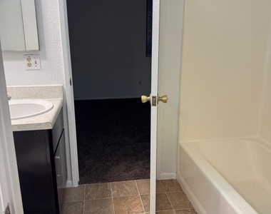 1545 E Sahuaro Drive - Photo Thumbnail 11