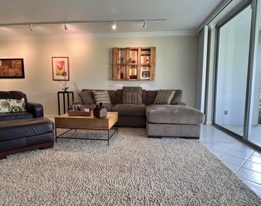 4017 N Cypress Drive - Photo Thumbnail 3