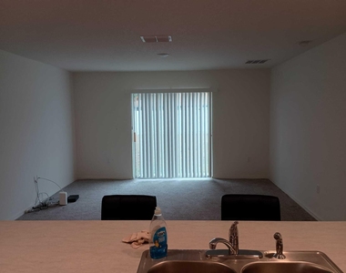 337 Se Starfish Avenue - Photo Thumbnail 6
