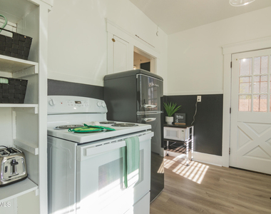 1433 E Osborn Road - Photo Thumbnail 15