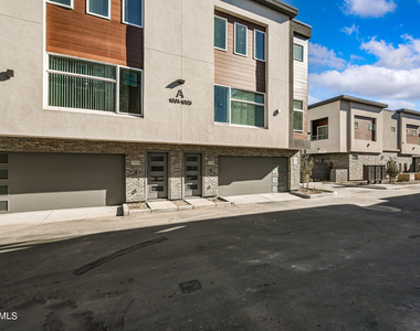 1023 W 5th Street - Photo Thumbnail 27
