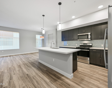 1023 W 5th Street - Photo Thumbnail 5