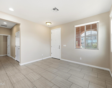 7279 N 89th Drive - Photo Thumbnail 3