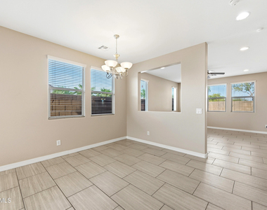 7279 N 89th Drive - Photo Thumbnail 4