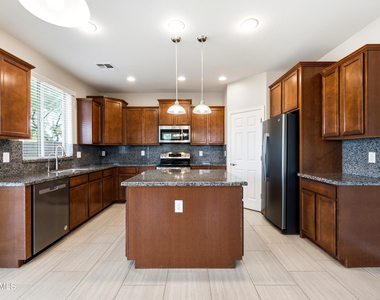 7279 N 89th Drive - Photo Thumbnail 7
