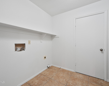 313 S Ocean Drive - Photo Thumbnail 12