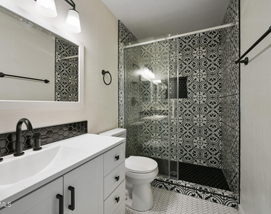 313 S Ocean Drive - Photo Thumbnail 16