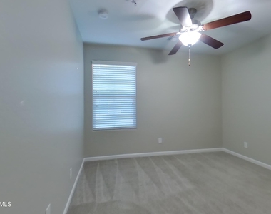 12550 W Hummingbird Terrace - Photo Thumbnail 11