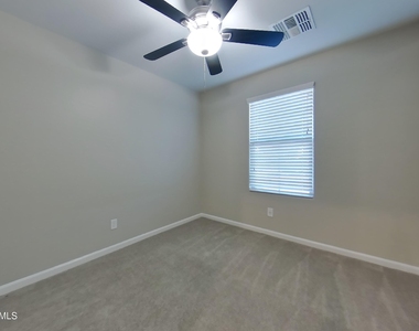 12550 W Hummingbird Terrace - Photo Thumbnail 7
