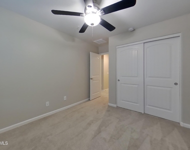 12550 W Hummingbird Terrace - Photo Thumbnail 8