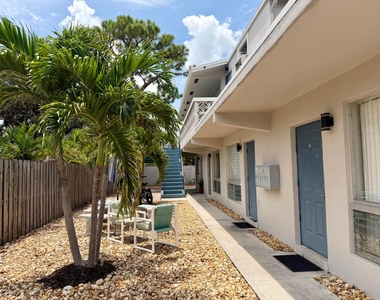3041 Ne 20th Terrace - Photo Thumbnail 12