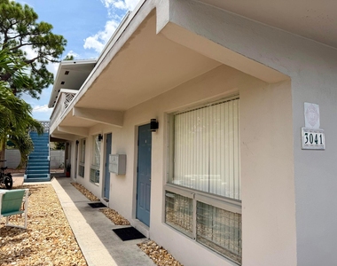 3041 Ne 20th Terrace - Photo Thumbnail 14