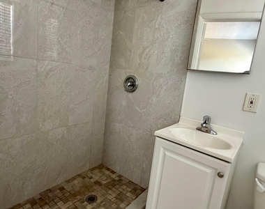 3041 Ne 20th Terrace - Photo Thumbnail 9