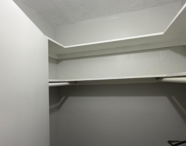 3041 Ne 20th Terrace - Photo Thumbnail 5
