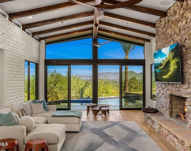 6331 E Hummingbird Lane - Photo Thumbnail 1