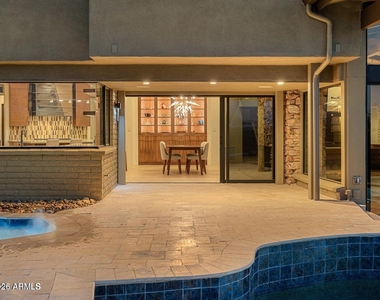 6331 E Hummingbird Lane - Photo Thumbnail 22