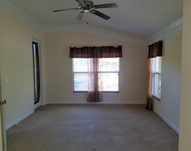 2024 Sw Driftwood Street - Photo Thumbnail 14