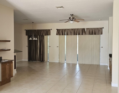 2024 Sw Driftwood Street - Photo Thumbnail 8