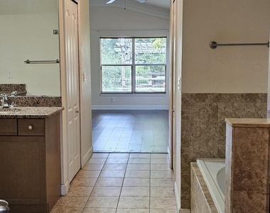 2024 Sw Driftwood Street - Photo Thumbnail 17