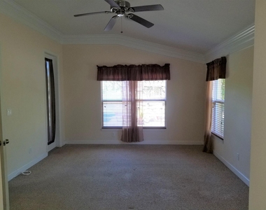 2024 Sw Driftwood Street - Photo Thumbnail 5