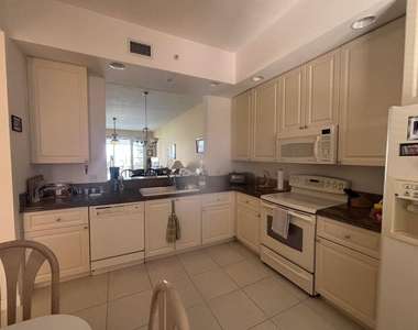 15 Harbour Isle Drive W - Photo Thumbnail 2