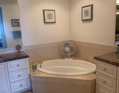 15 Harbour Isle Drive W - Photo Thumbnail 13