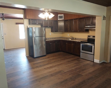 201 Osceola Avenue - Photo Thumbnail 1