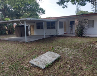 201 Osceola Avenue - Photo Thumbnail 4