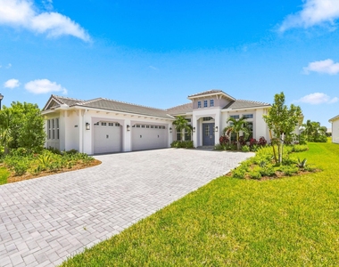15093 Wildwood Circle - Photo Thumbnail 2