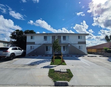 933 W 7th Street - Photo Thumbnail 13