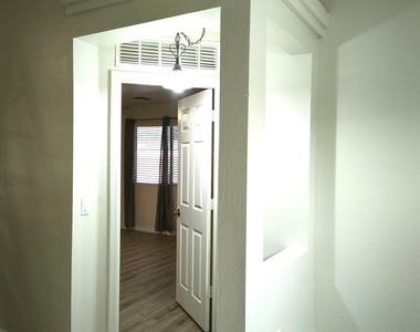 5824 E Valley View Drive - Photo Thumbnail 12