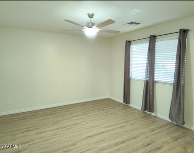 5824 E Valley View Drive - Photo Thumbnail 13