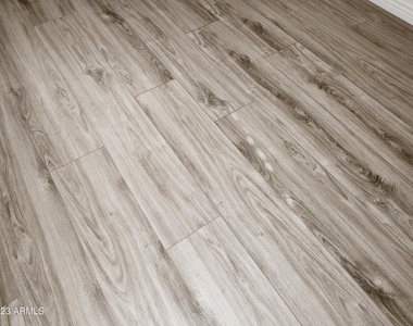 5824 E Valley View Drive - Photo Thumbnail 6