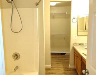 5824 E Valley View Drive - Photo Thumbnail 15