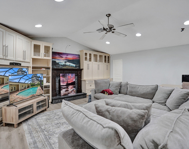 2281 Nw 36th Street - Photo Thumbnail 13