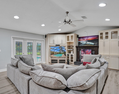 2281 Nw 36th Street - Photo Thumbnail 12