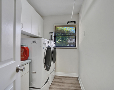 2281 Nw 36th Street - Photo Thumbnail 6
