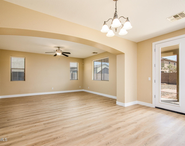 41615 W Chimayo Court - Photo Thumbnail 12