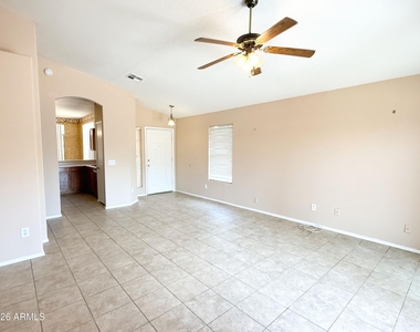 5061 W Glenview Place - Photo Thumbnail 9