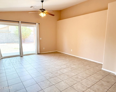 5061 W Glenview Place - Photo Thumbnail 2