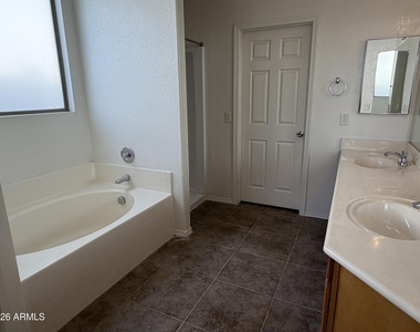 1541 W Saint Kateri Drive - Photo Thumbnail 11