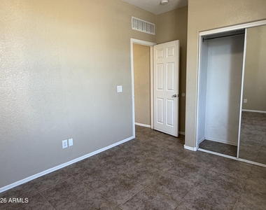 1541 W Saint Kateri Drive - Photo Thumbnail 6